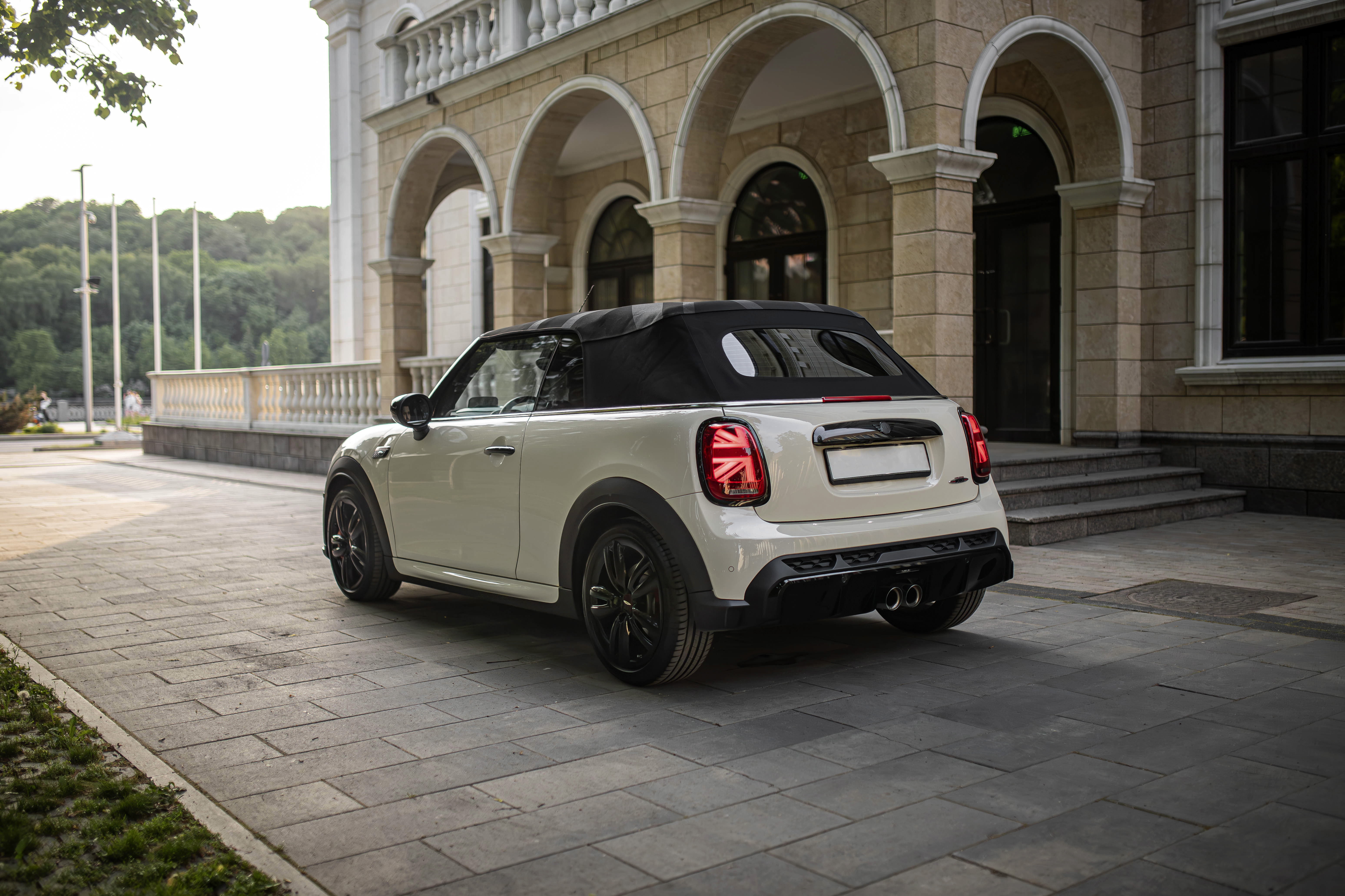 Mini COOOPER JCW CABRIO — фото 15